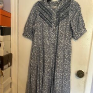 Madewell Cream Puff Sleeve V-Neck Dress